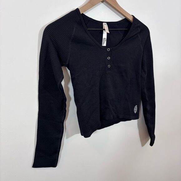 FREE PEOPLE MOVEMENT BAIL OUT
LONG SLEEVE LAYER NEW with tags Size M/L Black - Picture 5 of 13